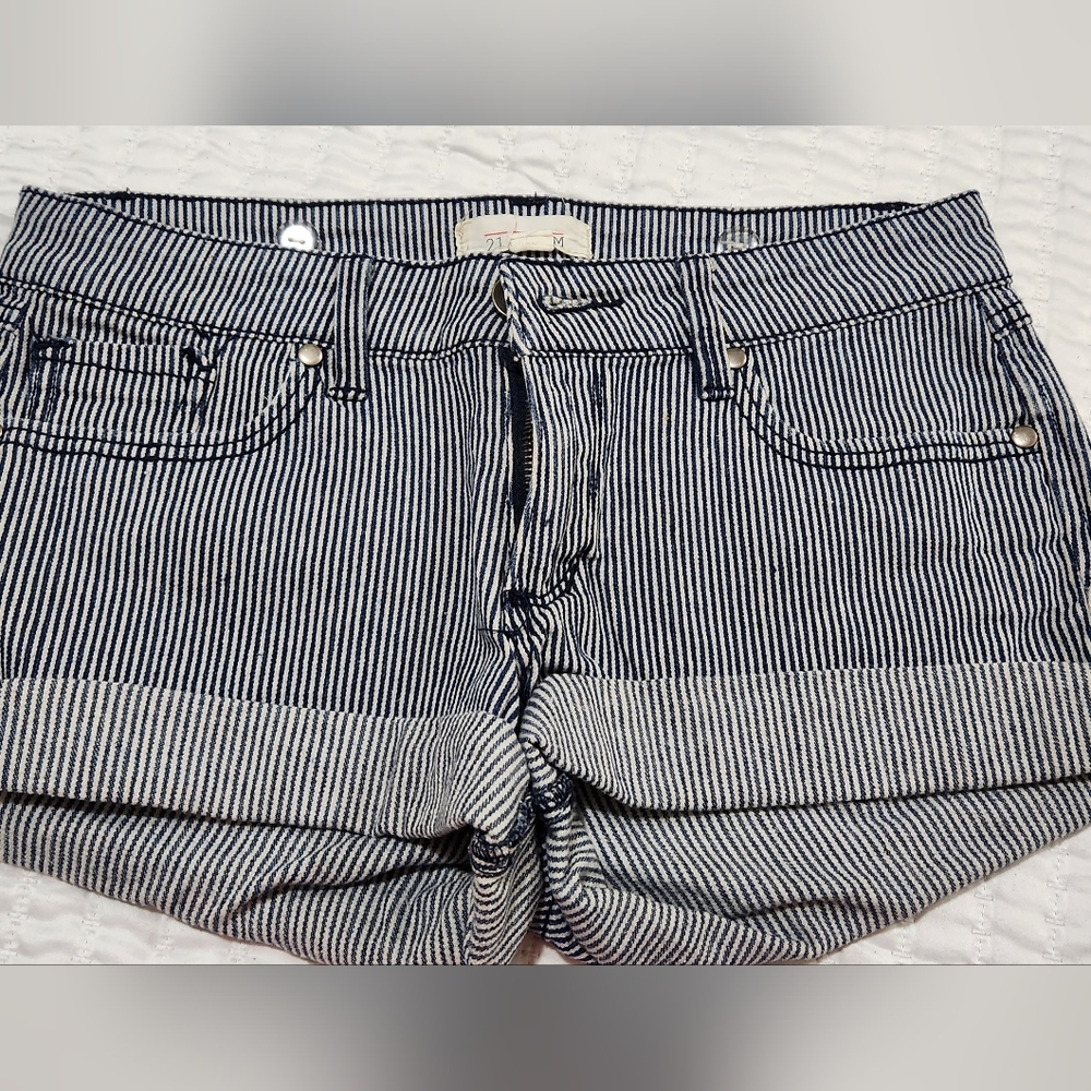 Forever 21 Stripe Denim Shorts Size 26